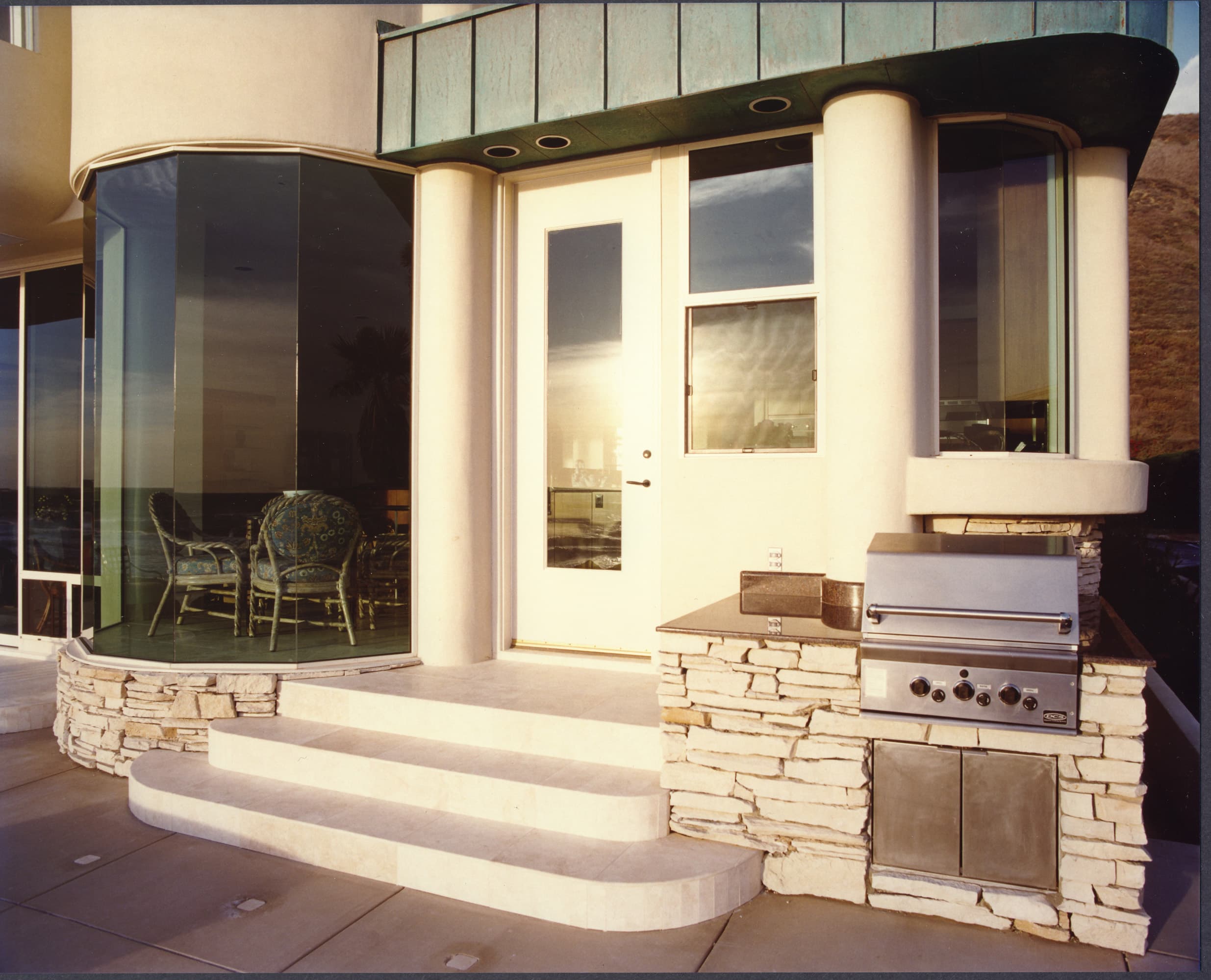 West Solimar Contemporary Beach House 3