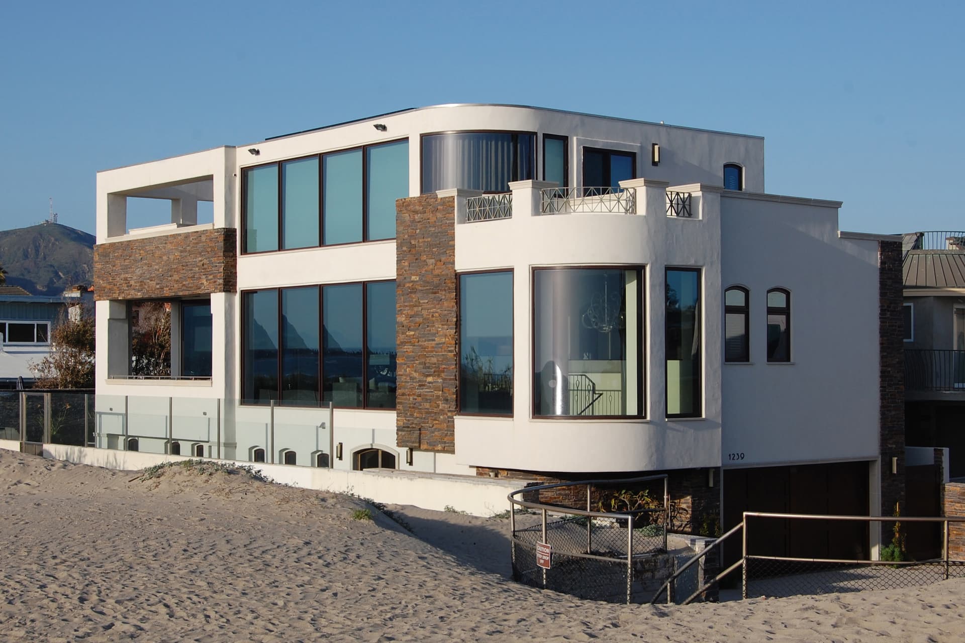 Pierpont Contemporary Beach House